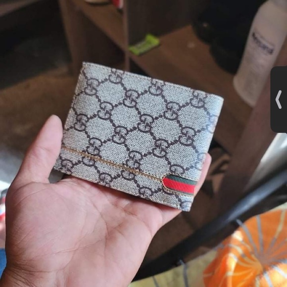 Wallets - Picture 3 of 6